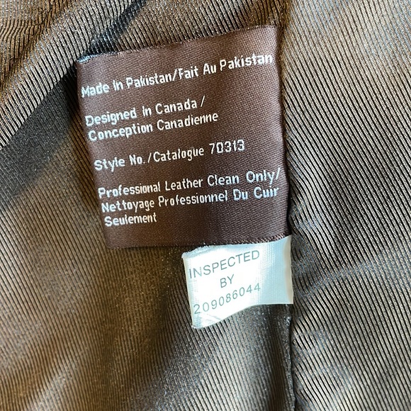 Rich brown Danier leather jacket with lots of pockets - Picture 5 of 6